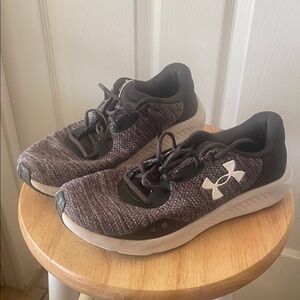 Under Armour Gray and White Running Shoes men's 7.5